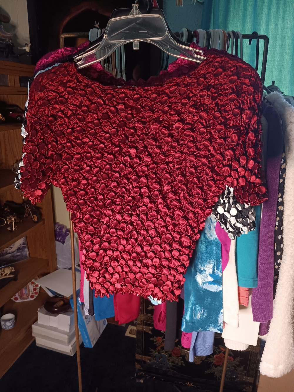 Women’s Textured Red Short-Sleeve Sweater